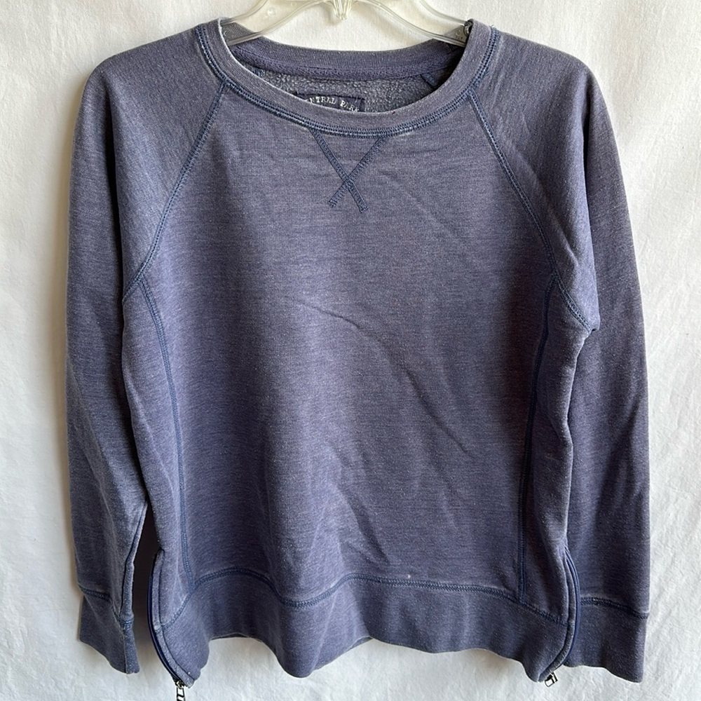 Central Park dusty lilac long sleeve sweatshirt, size M